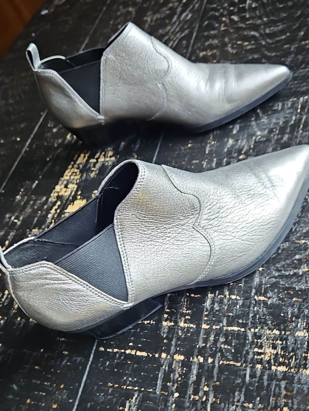 Nine West Metallic Silver Pointed Leather Ankle Booties Size 6.5 M